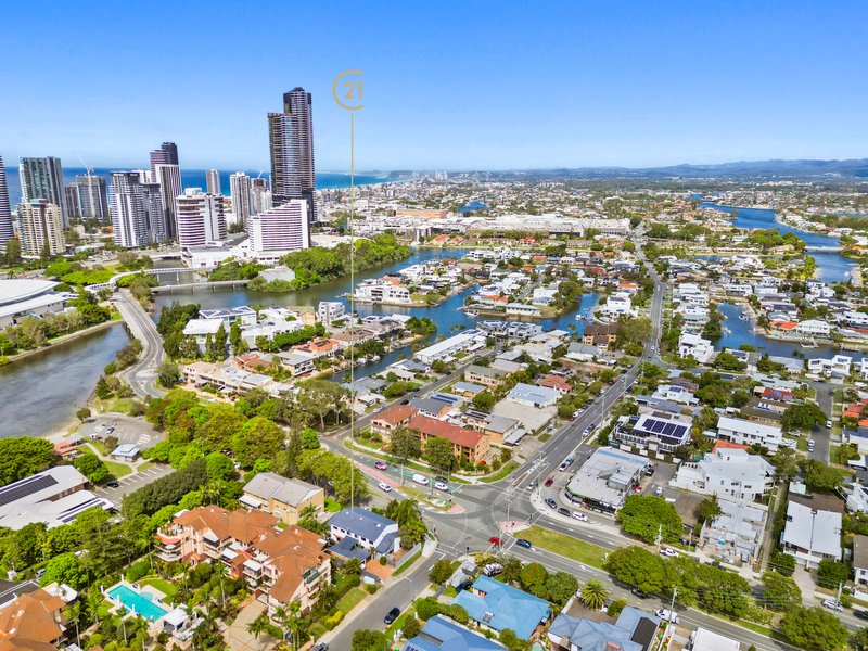Photo - 3/37 T E Peters Drive, Broadbeach Waters QLD 4218 - Image 11
