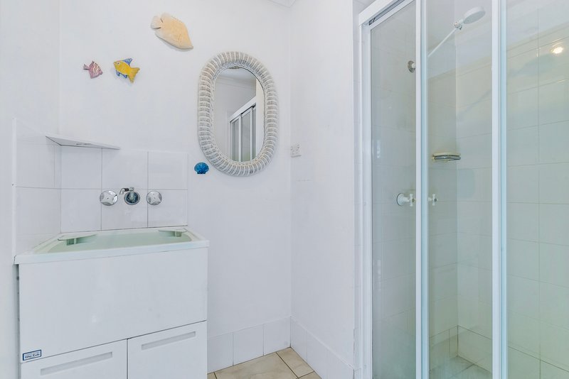 Photo - 3/37 T E Peters Drive, Broadbeach Waters QLD 4218 - Image 14
