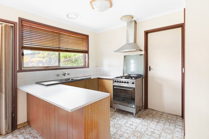 Photo - 337 Taylors Road, Kings Park VIC 3021 - Image 5
