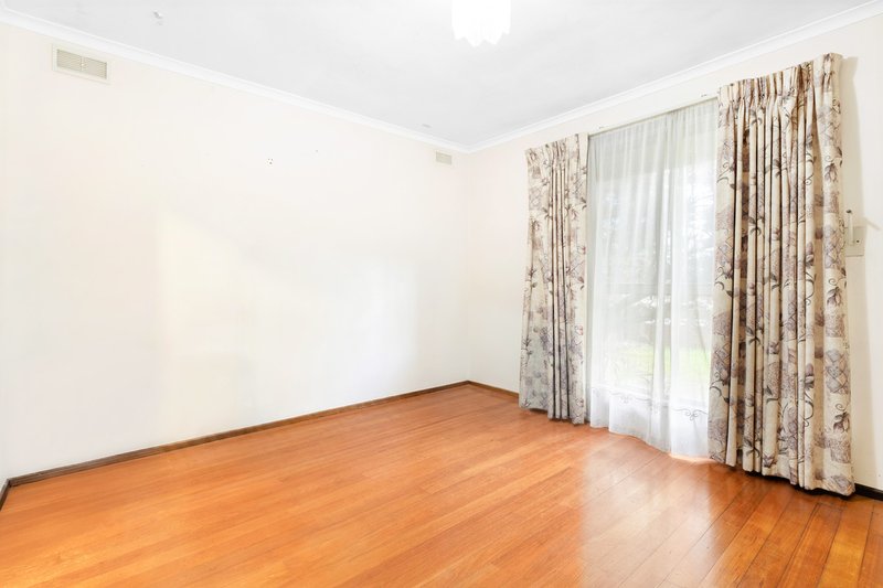 Photo - 337 Taylors Road, Kings Park VIC 3021 - Image 12