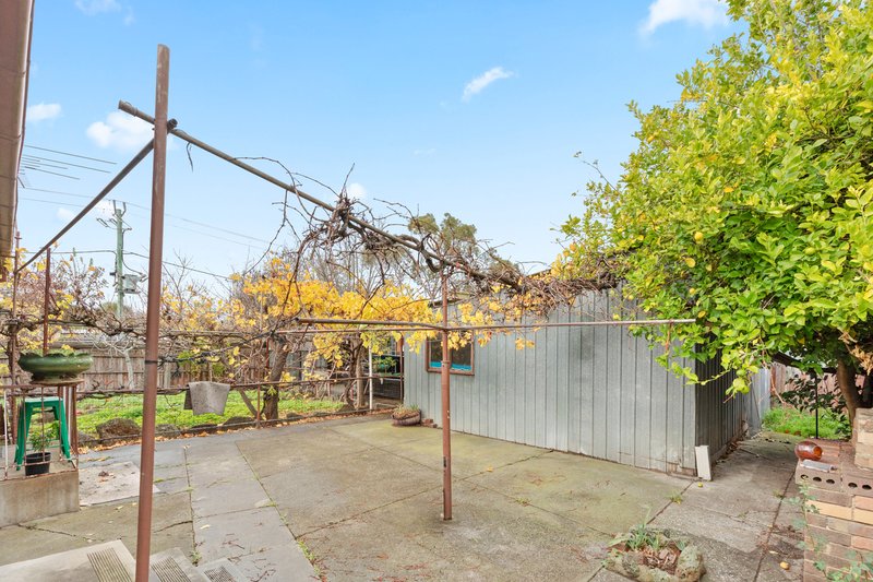 Photo - 337 Taylors Road, Kings Park VIC 3021 - Image 16
