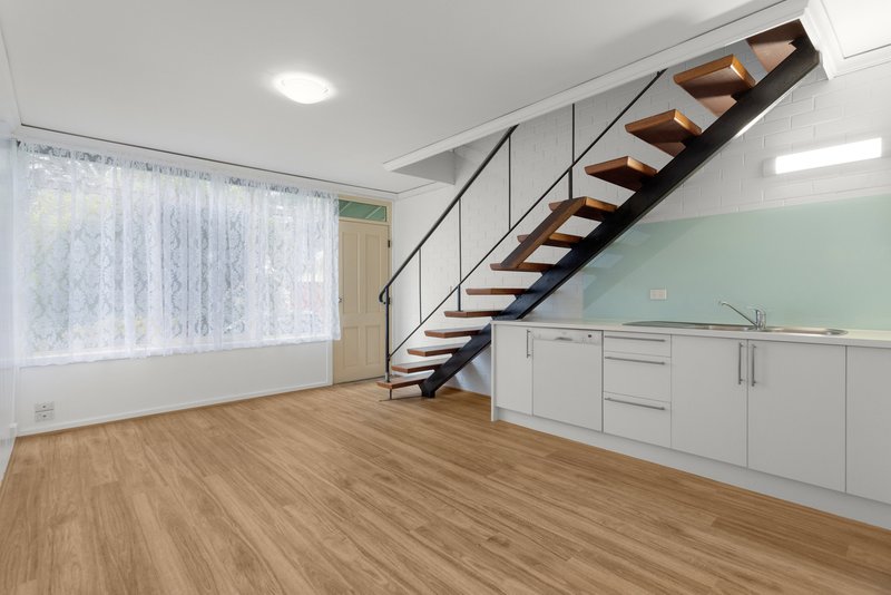 Photo - 3/375 Neerim Road, Carnegie VIC 3163 - Image 2