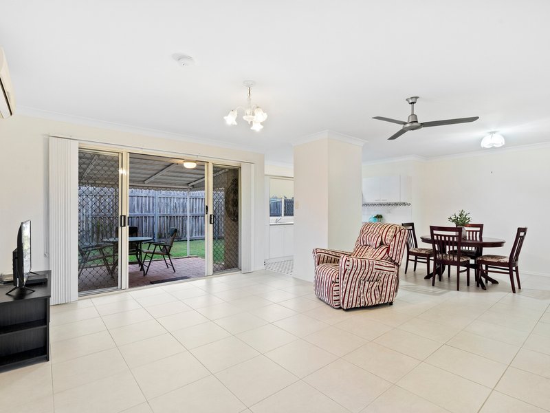 Photo - 33/7A Copernicus Street, Wynnum West QLD 4178 - Image 8