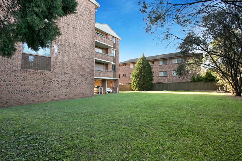 Photo - 3/38-40 Castlereagh Street, Penrith NSW 2750 - Image 8