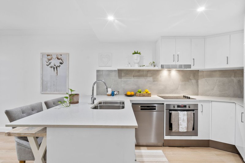 Photo - 3/38 Abalone Avenue, Paradise Point QLD 4216 - Image 5