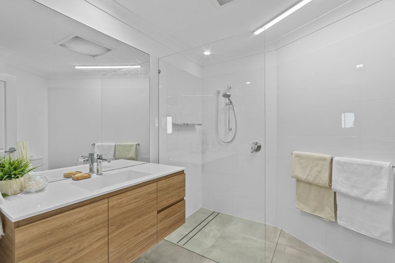 Photo - 3/38 Abalone Avenue, Paradise Point QLD 4216 - Image 14