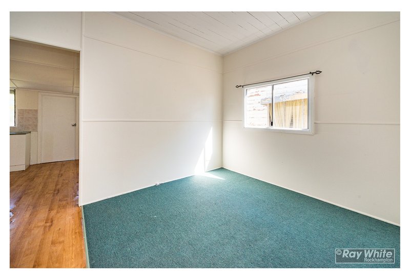 Photo - 338 East Street, Depot Hill QLD 4700 - Image 9