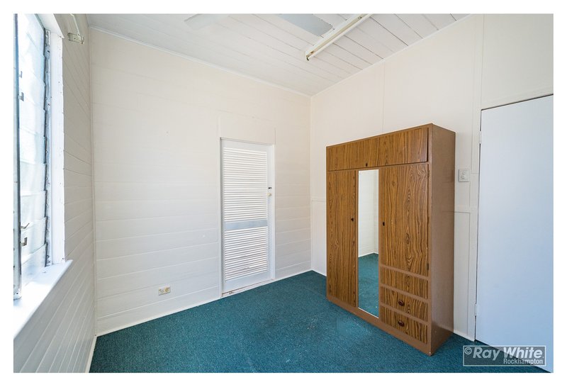 Photo - 338 East Street, Depot Hill QLD 4700 - Image 11