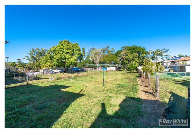 Photo - 338 East Street, Depot Hill QLD 4700 - Image 18