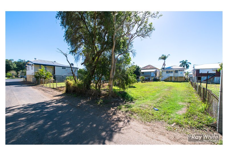 Photo - 338 East Street, Depot Hill QLD 4700 - Image 20