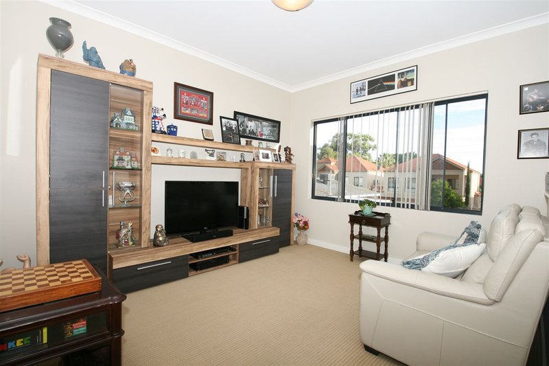 Photo - 3/38 Lewington Street, Rockingham WA 6168 - Image 11