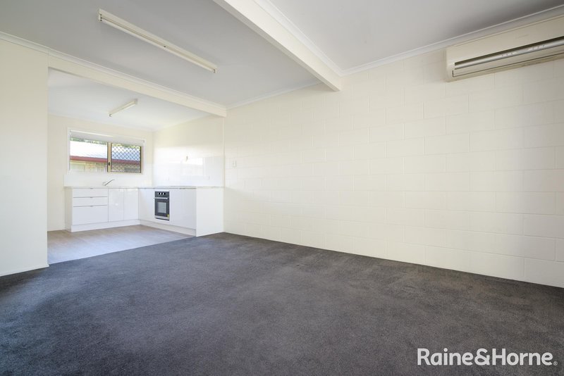 Photo - 3/38 Marten Street, South Gladstone QLD 4680 - Image 5