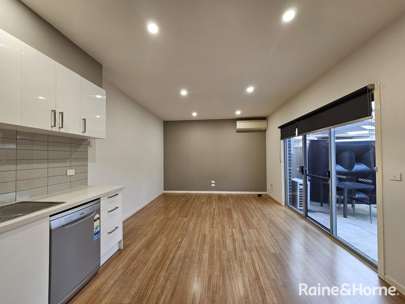 Photo - 3/38 Station Avenue, St Albans VIC 3021 - Image 4