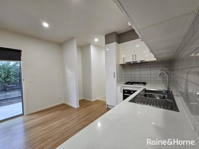 Photo - 3/38 Station Avenue, St Albans VIC 3021 - Image 5