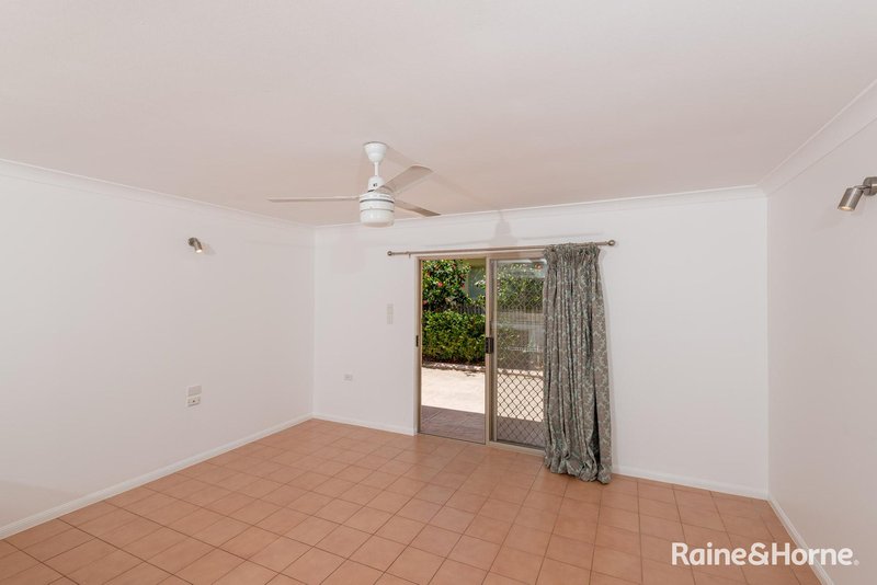 Photo - 3/39 Arlington Esplanade, Clifton Beach QLD 4879 - Image 9