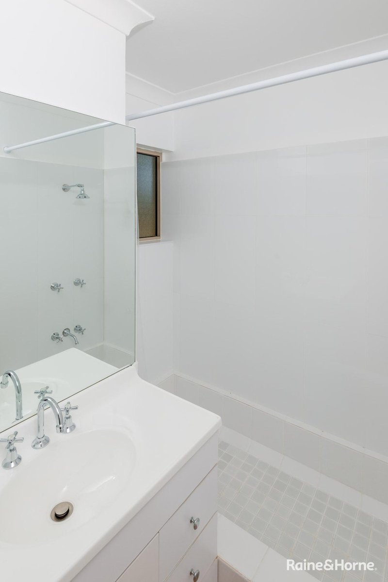 Photo - 3/39 Arlington Esplanade, Clifton Beach QLD 4879 - Image 10