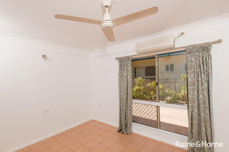 Photo - 3/39 Arlington Esplanade, Clifton Beach QLD 4879 - Image 12