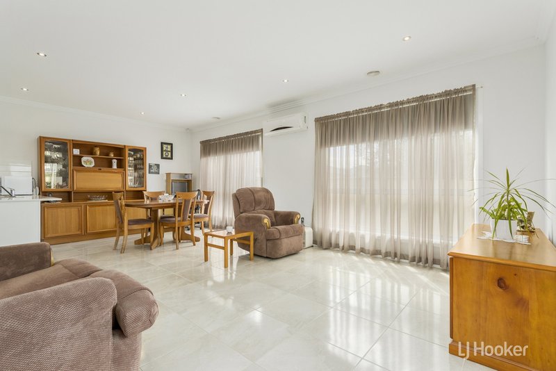 Photo - 3/39 La Rochelle Boulevard, Point Cook VIC 3030 - Image 5