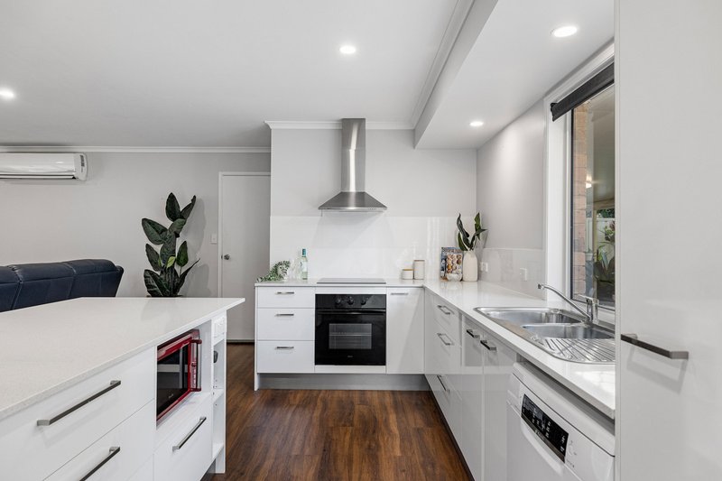 Photo - 3/390-392 Birkdale Road, Wellington Point QLD 4160 - Image 10