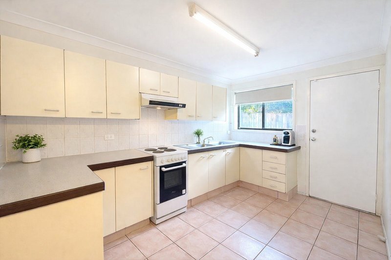 Photo - 33/93 Barbaralla Drive, Springwood QLD 4127 - Image 3