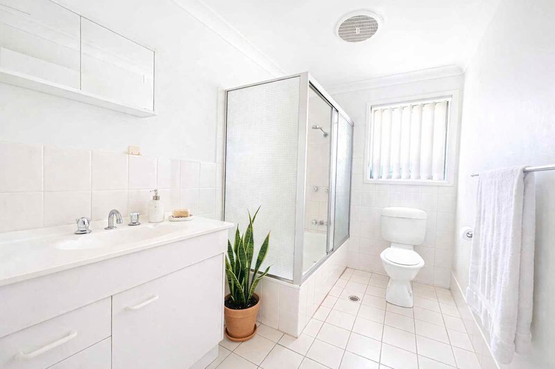 Photo - 33/93 Barbaralla Drive, Springwood QLD 4127 - Image 4