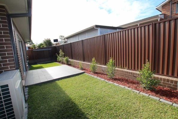 Photo - 33A Ettalong Rd , Greystanes NSW 2145 - Image 4