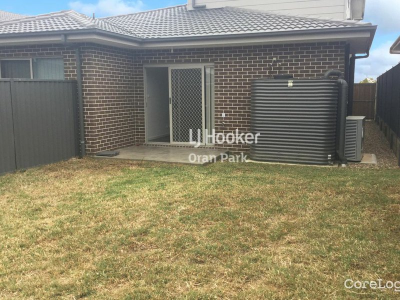 Photo - 33A Evans Street, Oran Park NSW 2570 - Image 6