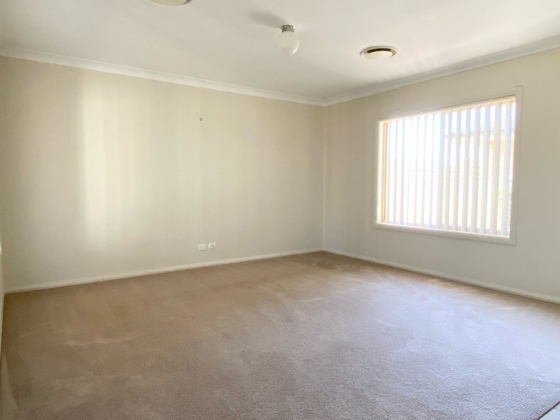 Photo - 33A Hillam Drive, Griffith NSW 2680 - Image 4