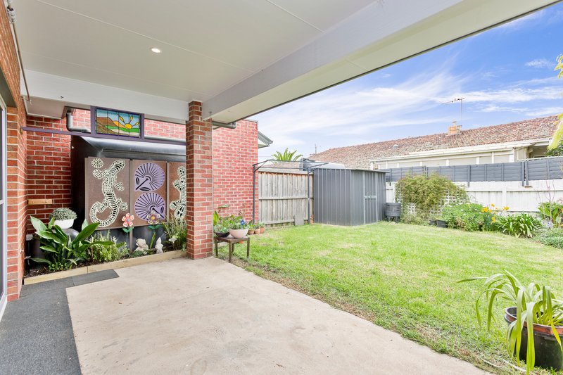 Photo - 33A Macey Avenue, Avondale Heights VIC 3034 - Image 11