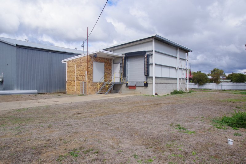 Photo - 33A Railway Street, Narrabri NSW 2390 - Image 2