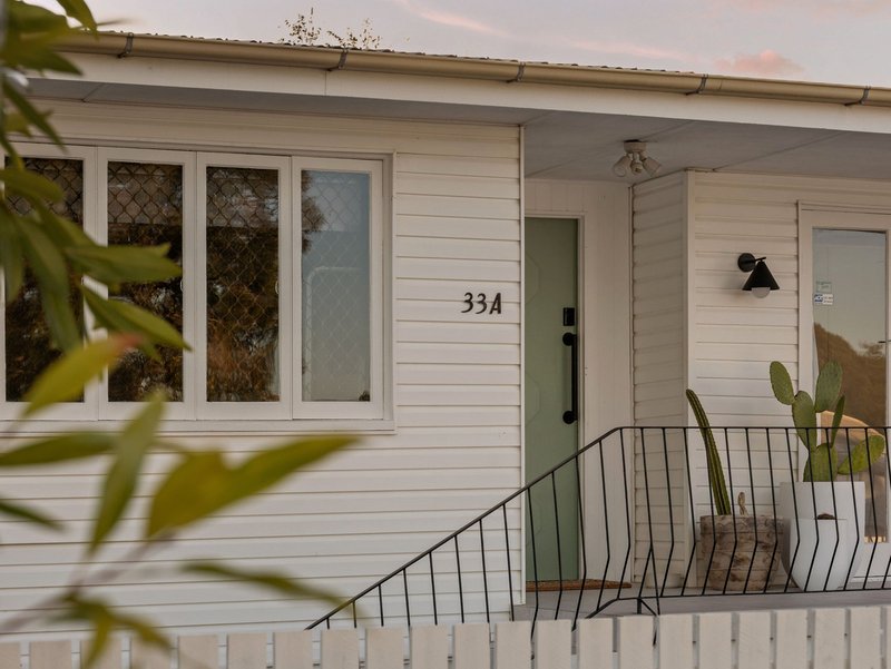 Photo - 33a Thompson Street, Silkstone QLD 4304 - Image 1