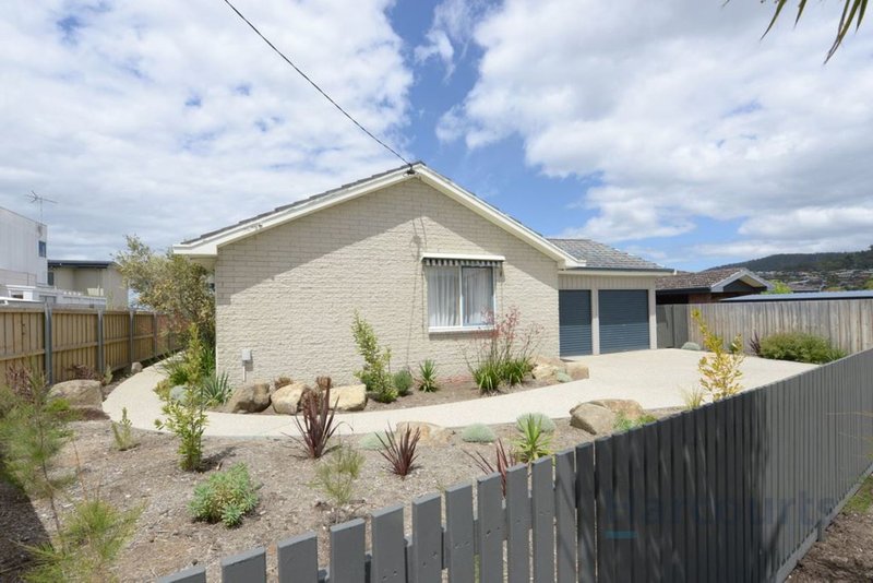 Photo - 33a Wells Parade, Blackmans Bay TAS 7052 - Image 2