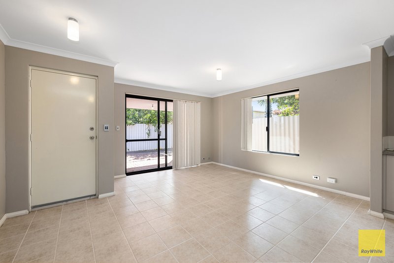 Photo - 33a Wythburn Avenue, Balga WA 6061 - Image 5