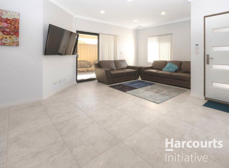 Photo - 33B Wardlow Way, Balga WA 6061 - Image 4