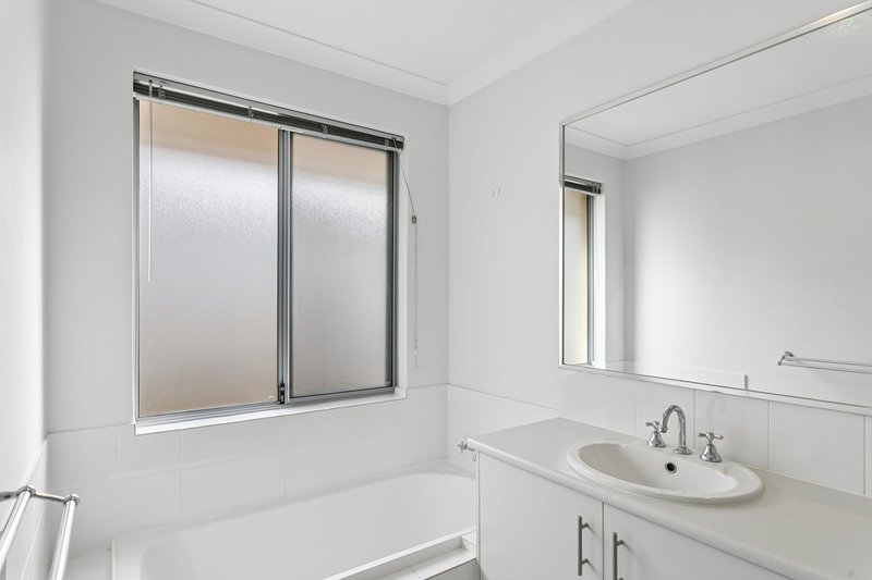 Photo - 33C Winchelsea Road, Nollamara WA 6061 - Image 7