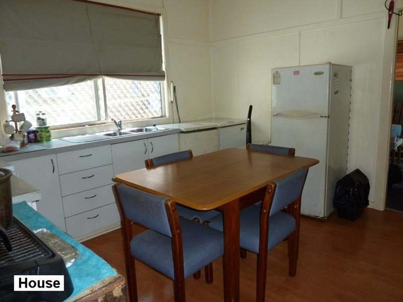 Photo - 34 & 34a Oxley Street, Taree NSW 2430 - Image 6