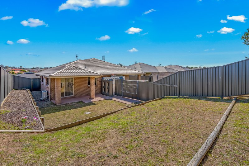 Photo - 34 & 34A Shortland Drive, Aberglasslyn NSW 2320 - Image 13