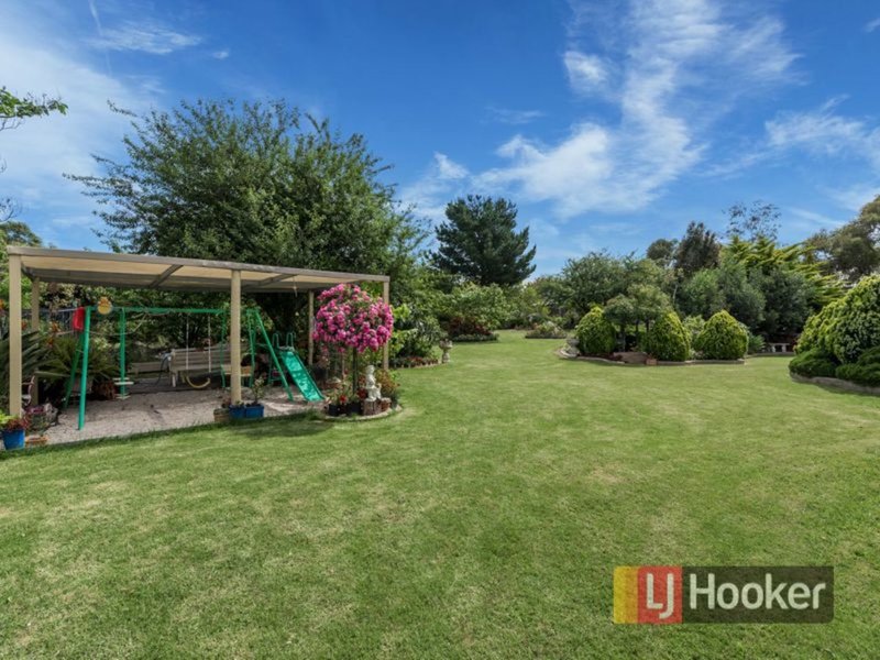 Photo - 34 - 36 Halcyon Way, Narre Warren South VIC 3805 - Image 10