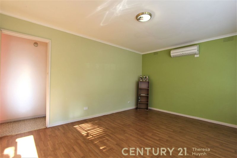 Photo - 3/4-6 Louis Avenue, Dandenong VIC 3175 - Image 2