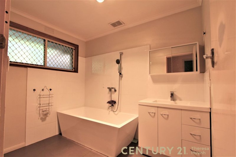 Photo - 3/4-6 Louis Avenue, Dandenong VIC 3175 - Image 5