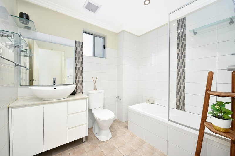 Photo - 3/4-6 Marlborough Road, Homebush West NSW 2140 - Image 5