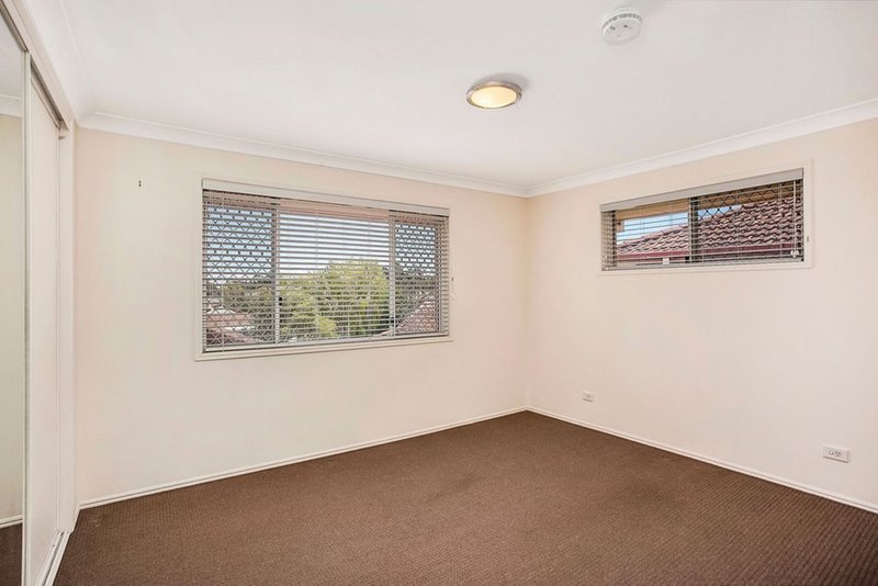 Photo - 3/4-6 Snowgum Court, Burleigh Waters QLD 4220 - Image 6