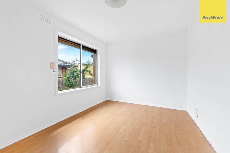 Photo - 3/4-8 Merton Street, St Albans VIC 3021 - Image 5