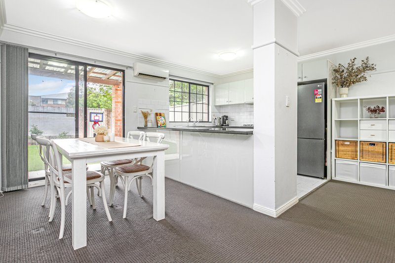 Photo - 3/4-8 Russell Street, Baulkham Hills NSW 2153 - Image 4