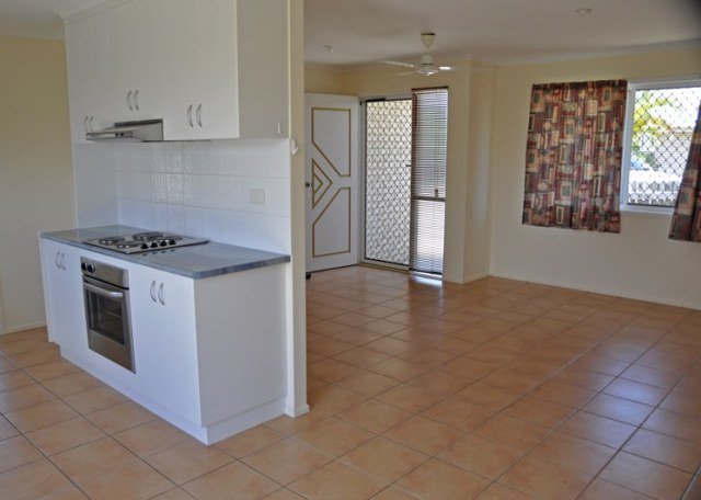 Photo - 3/4 Absolon Street, South Mackay QLD 4740 - Image 7