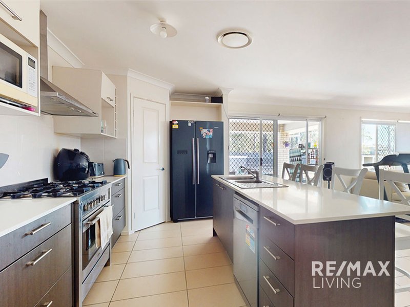 Photo - 34 Adelaide Drive, Caboolture South QLD 4510 - Image 8