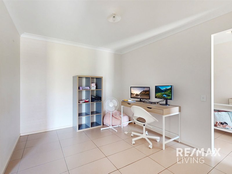 Photo - 34 Adelaide Drive, Caboolture South QLD 4510 - Image 11