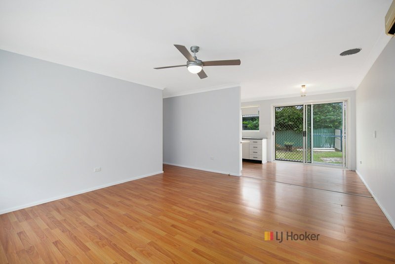 Photo - 34 Allambee Crescent, Blue Haven NSW 2262 - Image 4