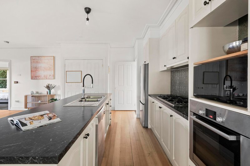 Photo - 34 Aloha Street, South Kingsville VIC 3015 - Image 3