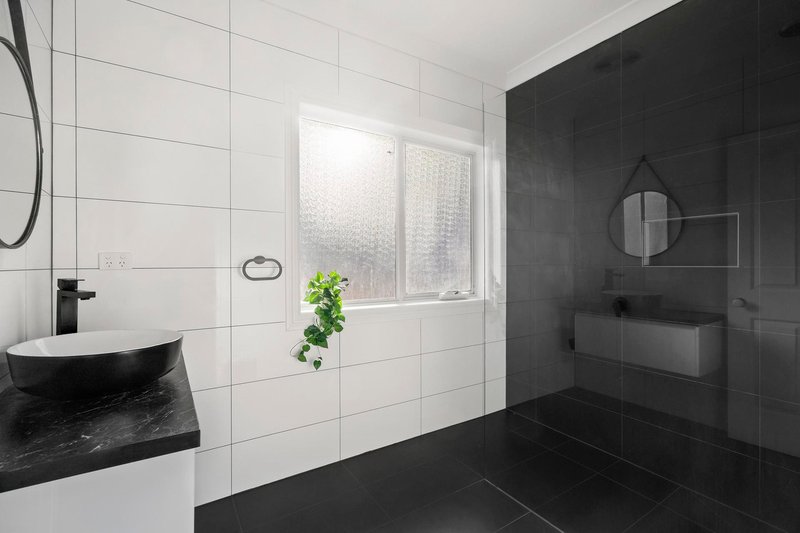Photo - 34 Aloha Street, South Kingsville VIC 3015 - Image 10
